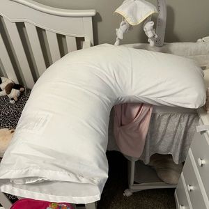 DMI body pillow/side sleeper/ pregnancy